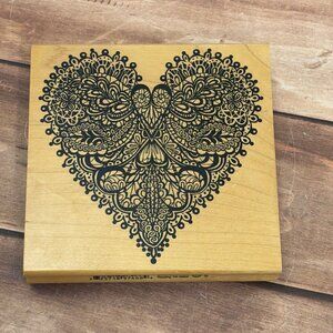 2007 INKADINKADO 97466-Q INTRICATE HEART WOOD MOUNTED RUBBER STAMP BY LYN DILLIN